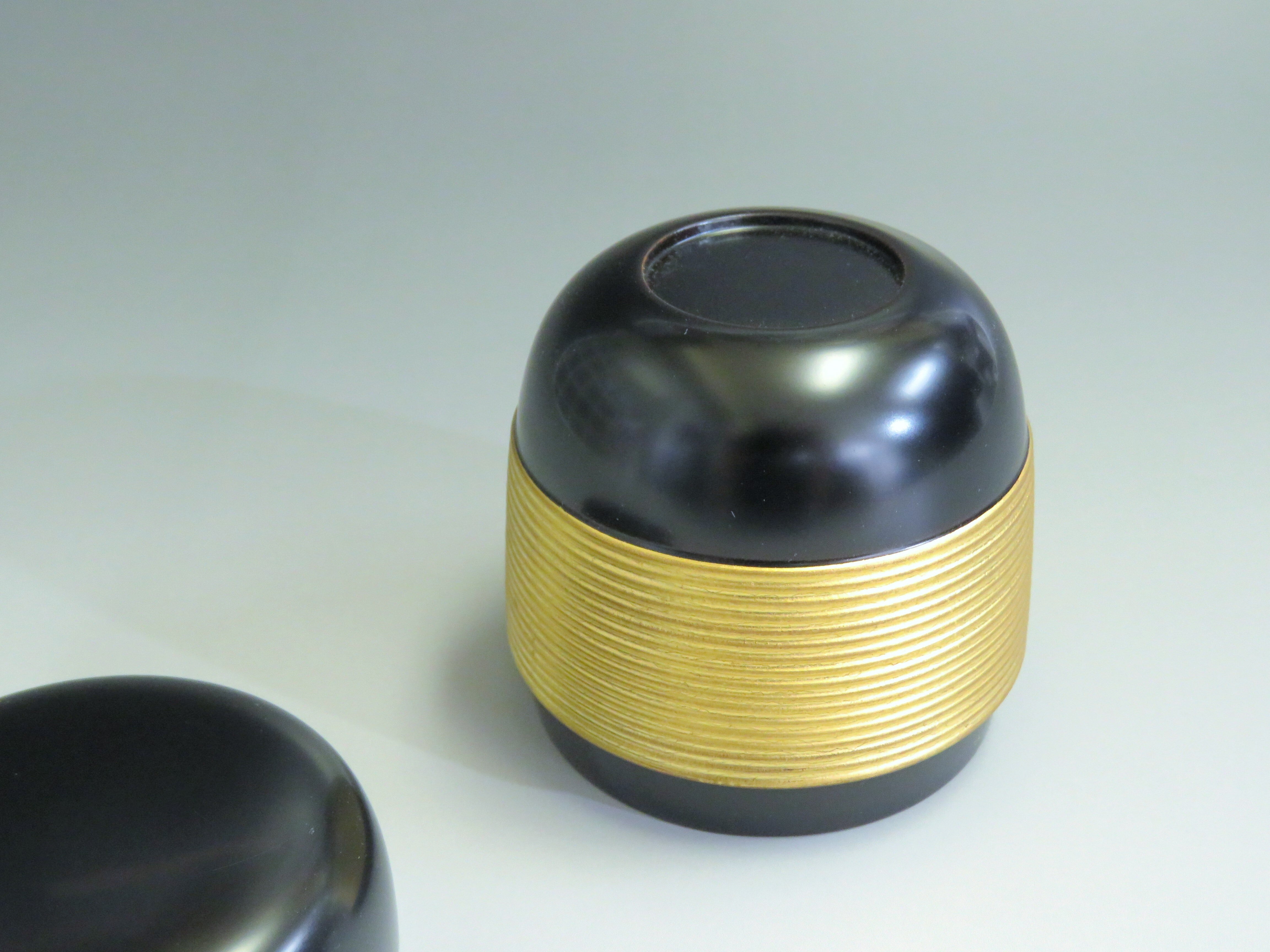 初瀬川柳庵 糸巻棗(黒) 木製漆器 純金箔押 b77-i | こがん堂 大阪