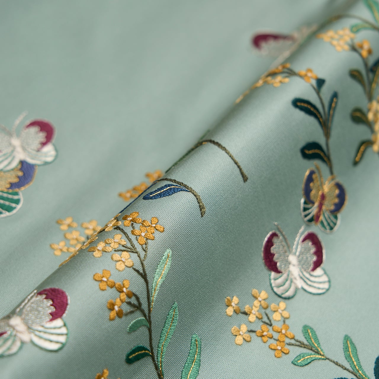 名古屋帯　紬　蝶々　刺繍 namintom 蝶々刺繍 名古屋帯 ブラウン | 坂本呉服店
