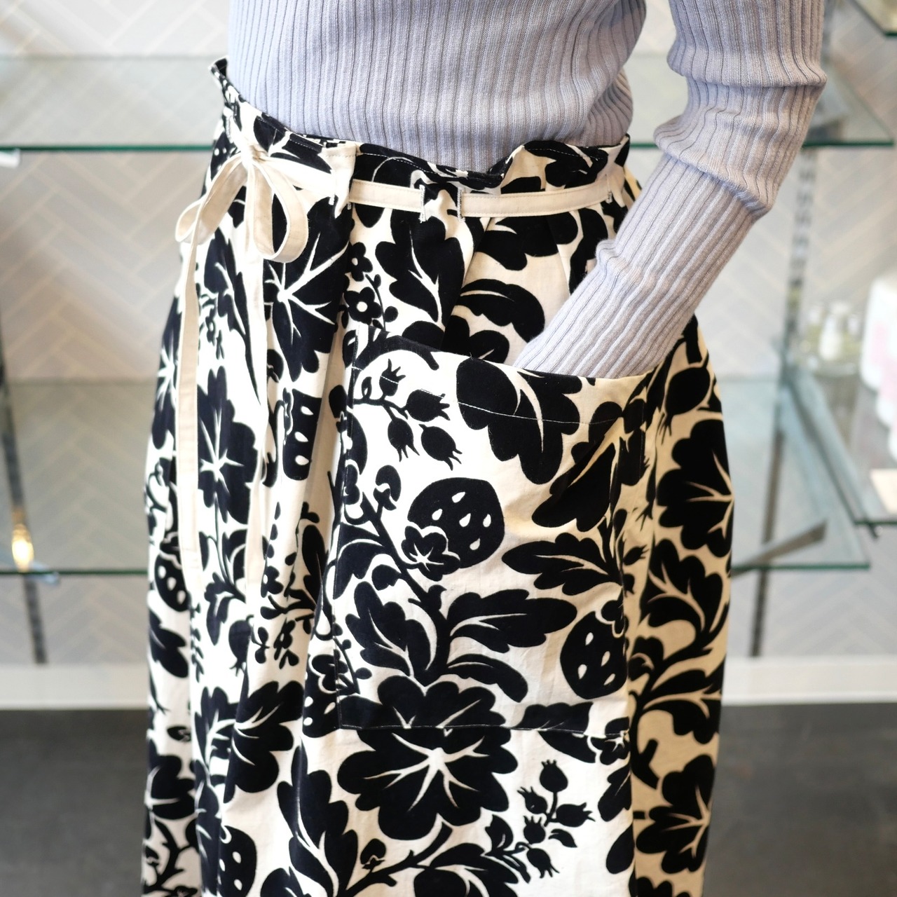 R&D.M.Co- no.6630a FLOCKY BIG WILD BERRY STRING SKIRT Natural 