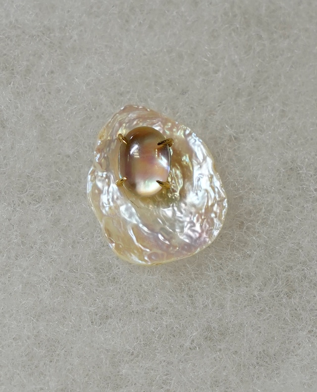 （SV）Thalatta pierced(Seashell Quartz)