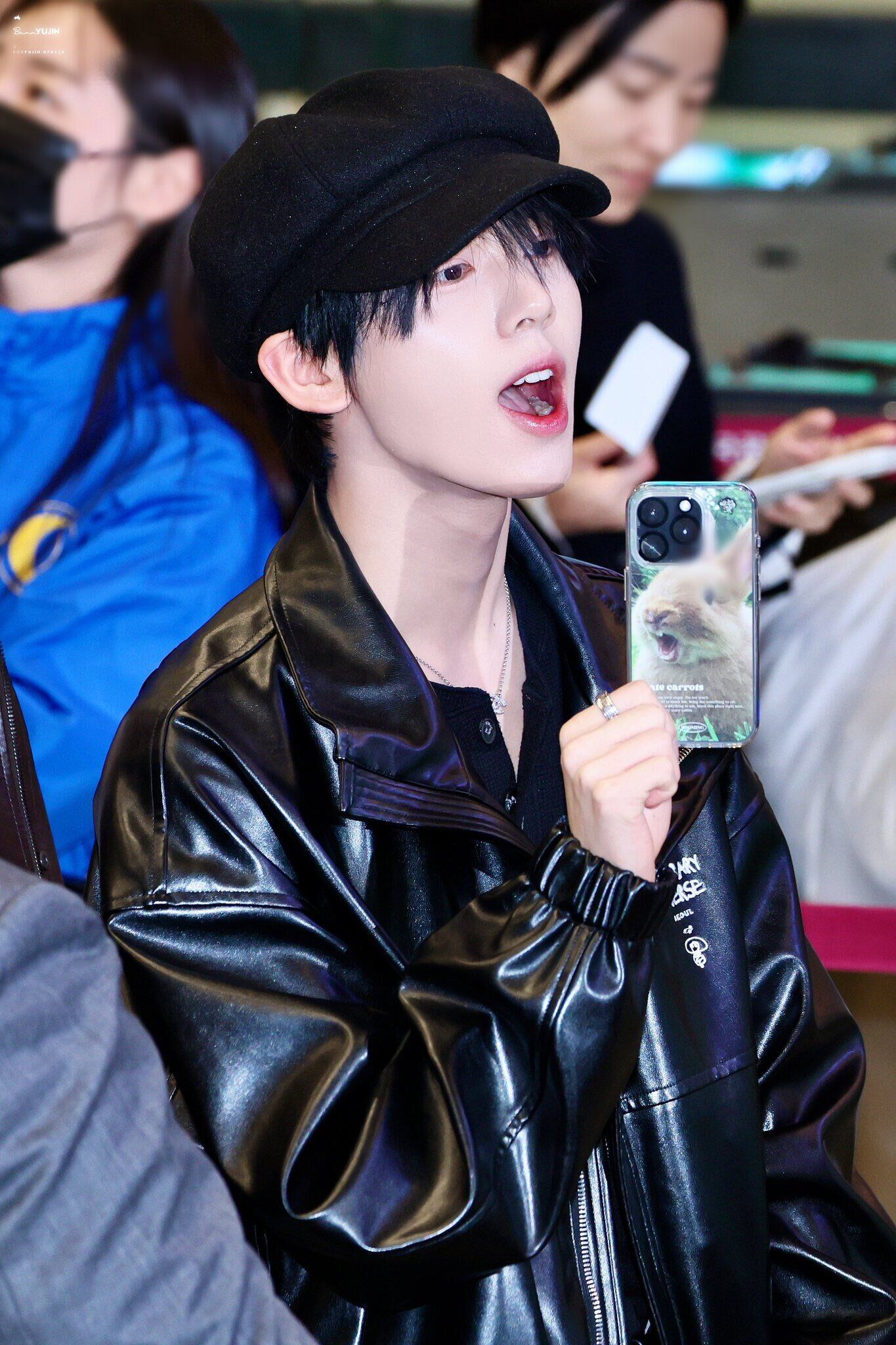 ☆ZEROBASEONE ハンユジン 着用！！【붐잉】 킹받은래빗 | もごつ