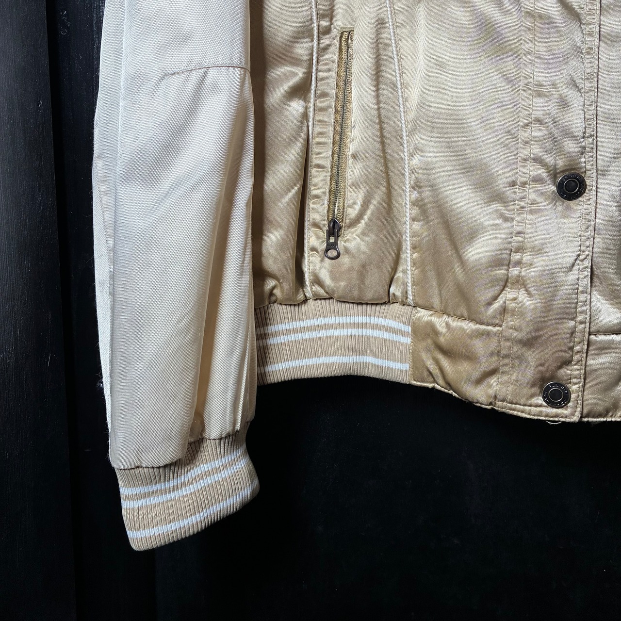 FUBU / ゴールド×ホワイト 切り替えジャケット / Y2K短丈シルエット / ラグジュアリーHIPHOP