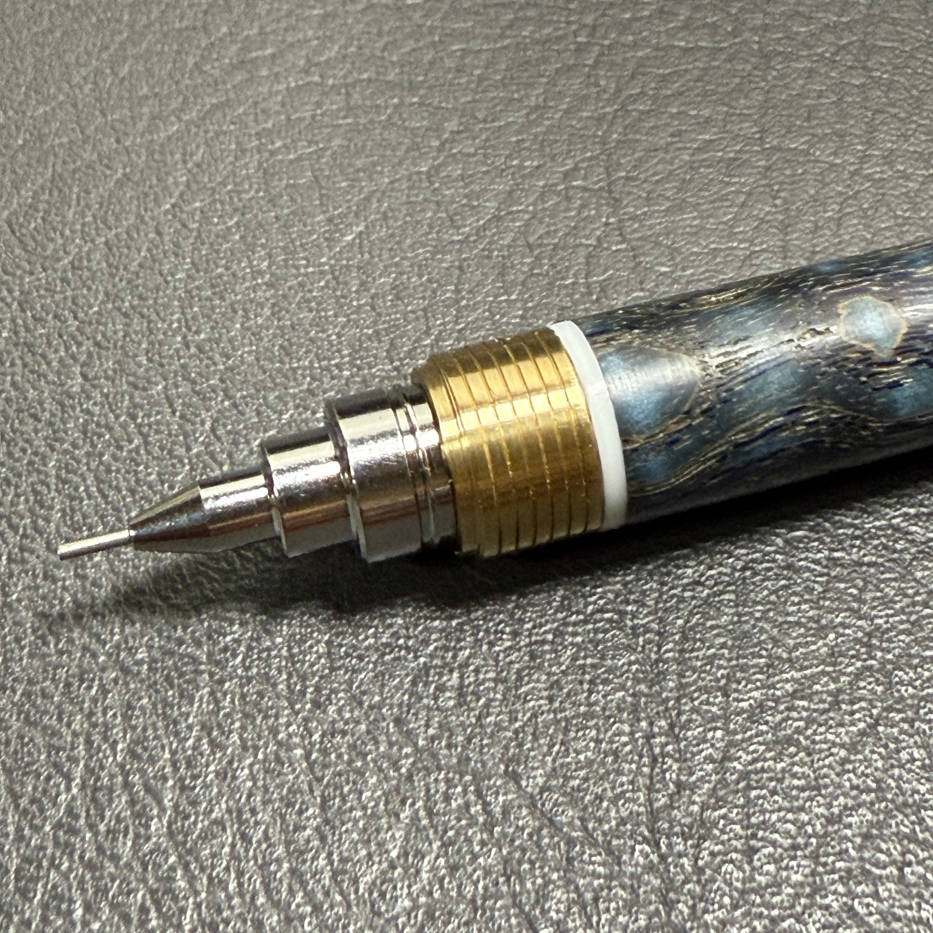 563タモ玉杢・波杢スタビ 木製シャーペン 超低重心溝つき 真鍮