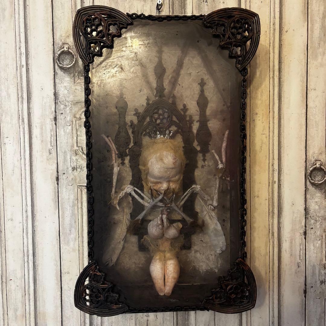 【1点限定作品】祈りを捧げし異形なる天使 オブジェ 1点限定作品】祈りを捧げし異形なる天使 オブジェ | VIRTU MORE