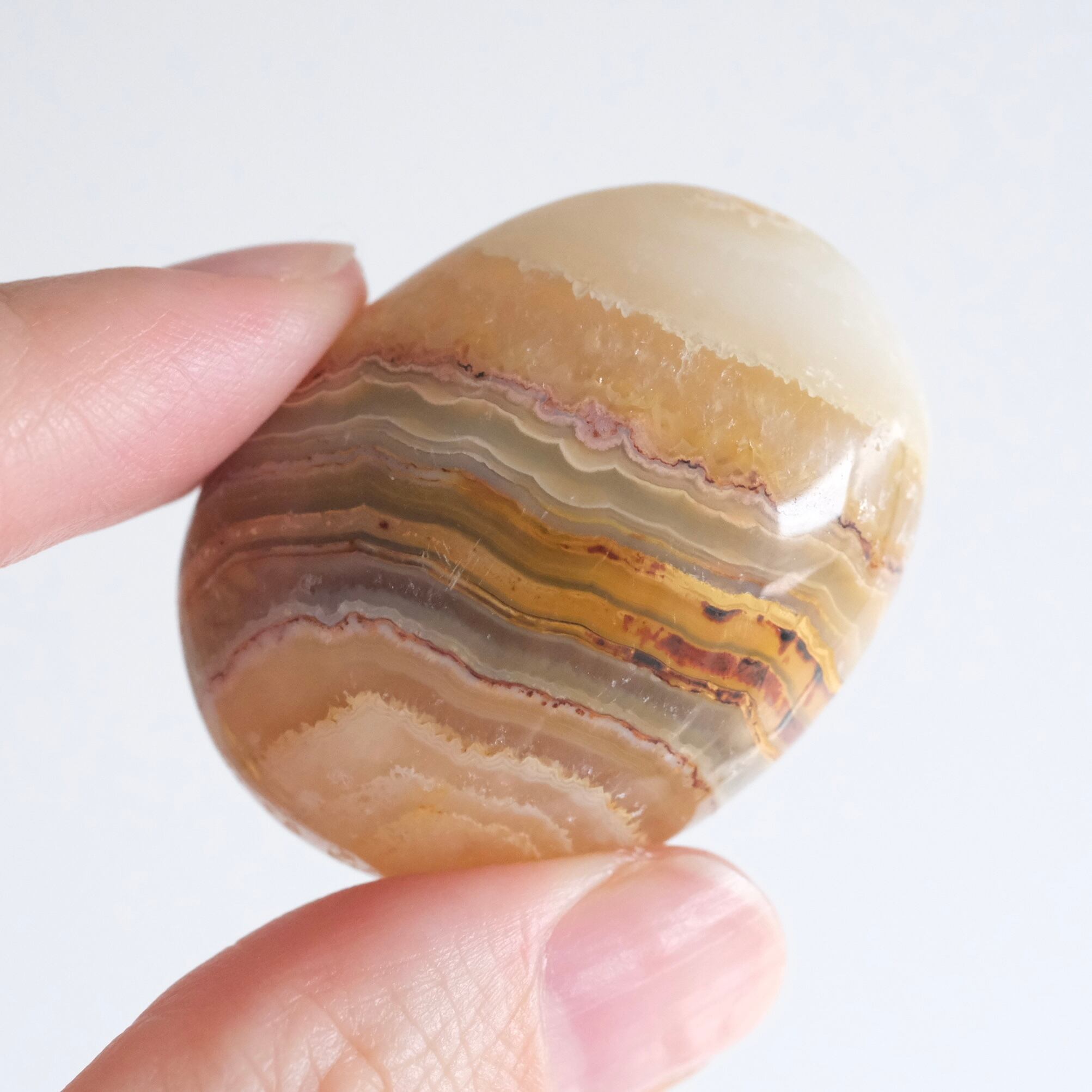 イエロークレイジーレースアゲートの小さな握り石 〇 縞瑪瑙（しま