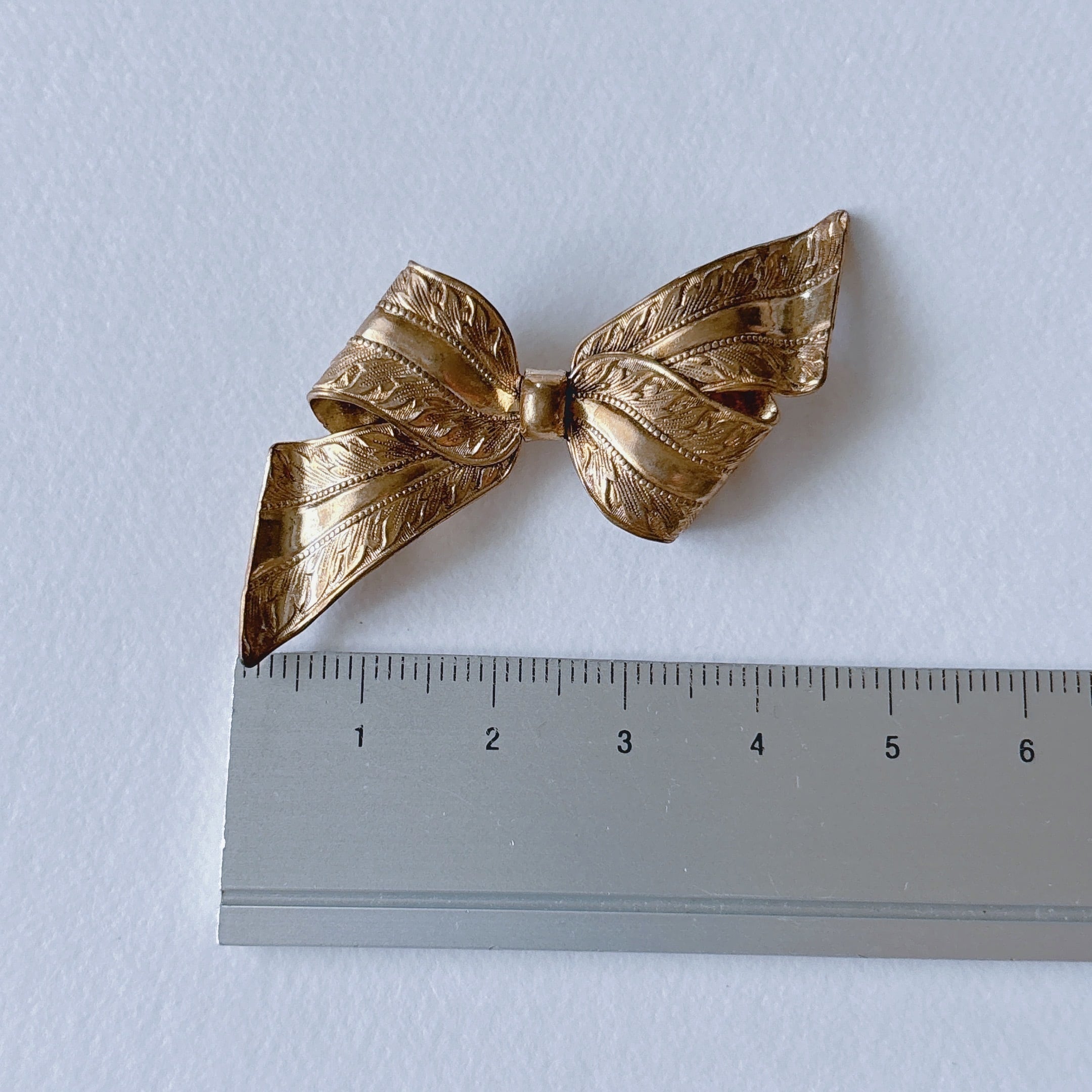 Vintage 70s gold tone ribbon brooch ヴィンテージ 70年代 ゴールド