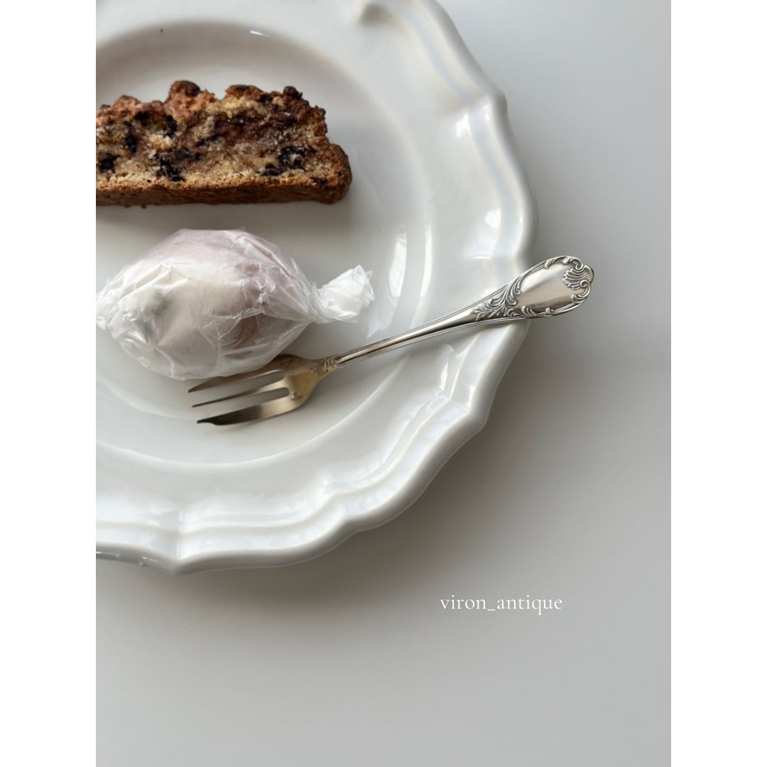 Gien ジアン / 白釉の美しい花リムプレート i