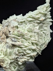 ターブッタイト仮晶アパタイト  Skorpion Mine, Rosh Pinah, Karas Region, Namibia　AS91900123