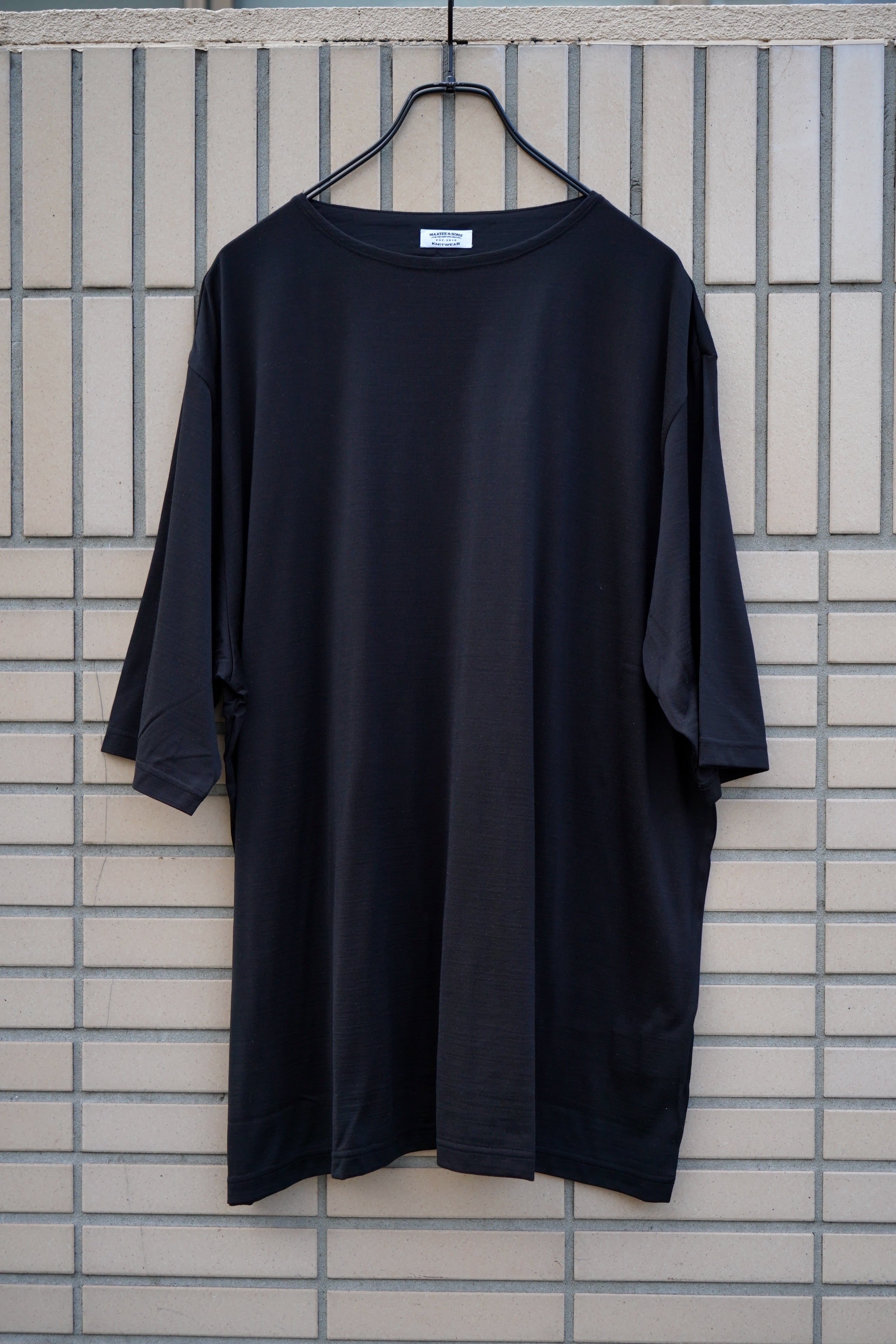 MAATEE&SONS / EX.SILK BOATNECK TEE(BLACK) | LiNN