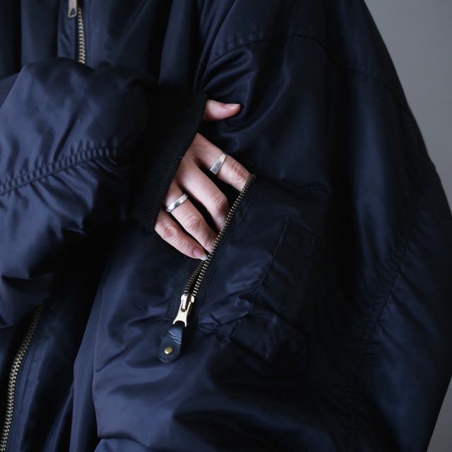 "reversible" black × orange over silhouette type MA-1 bomber jacket