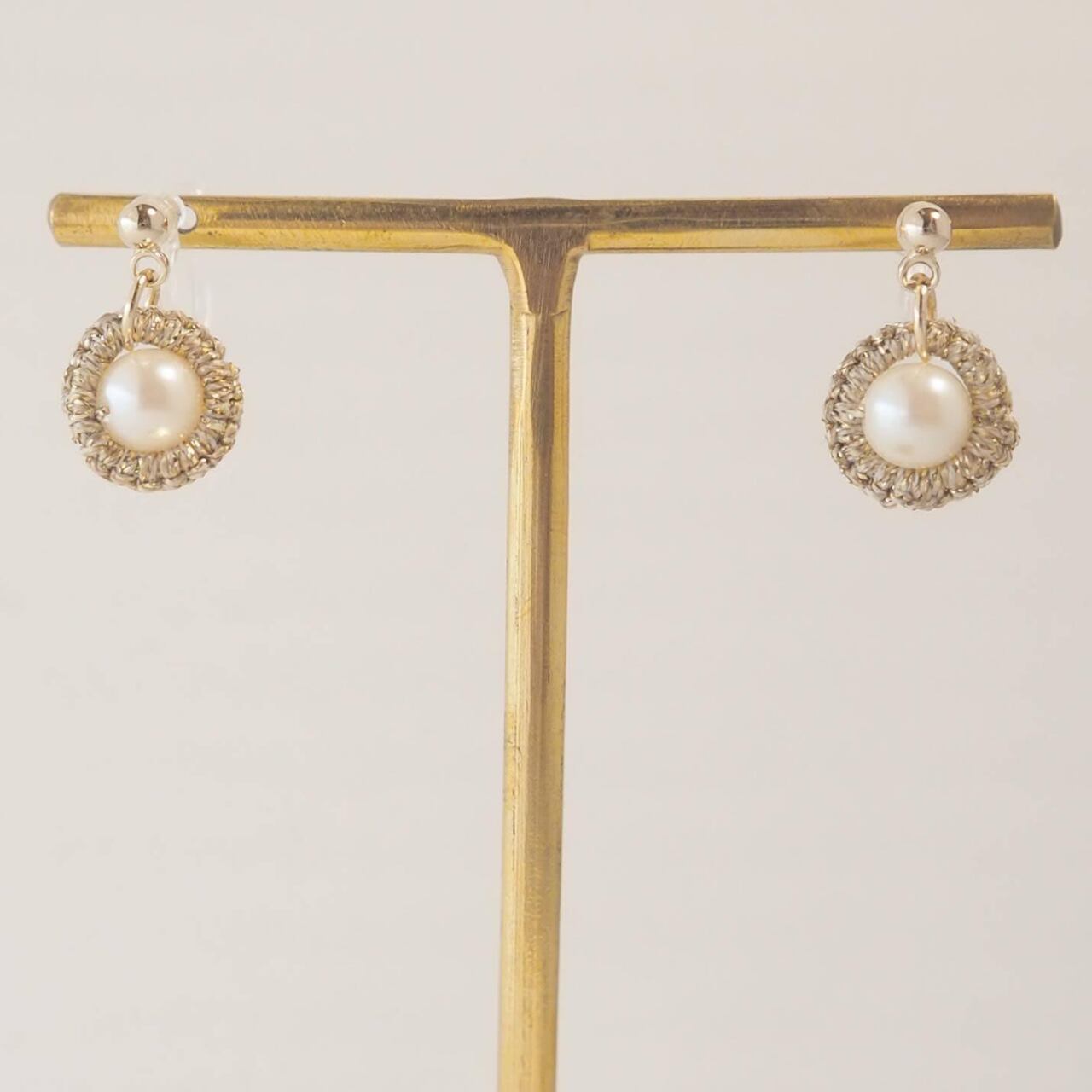 包むパールイヤリング 【ゴールド】