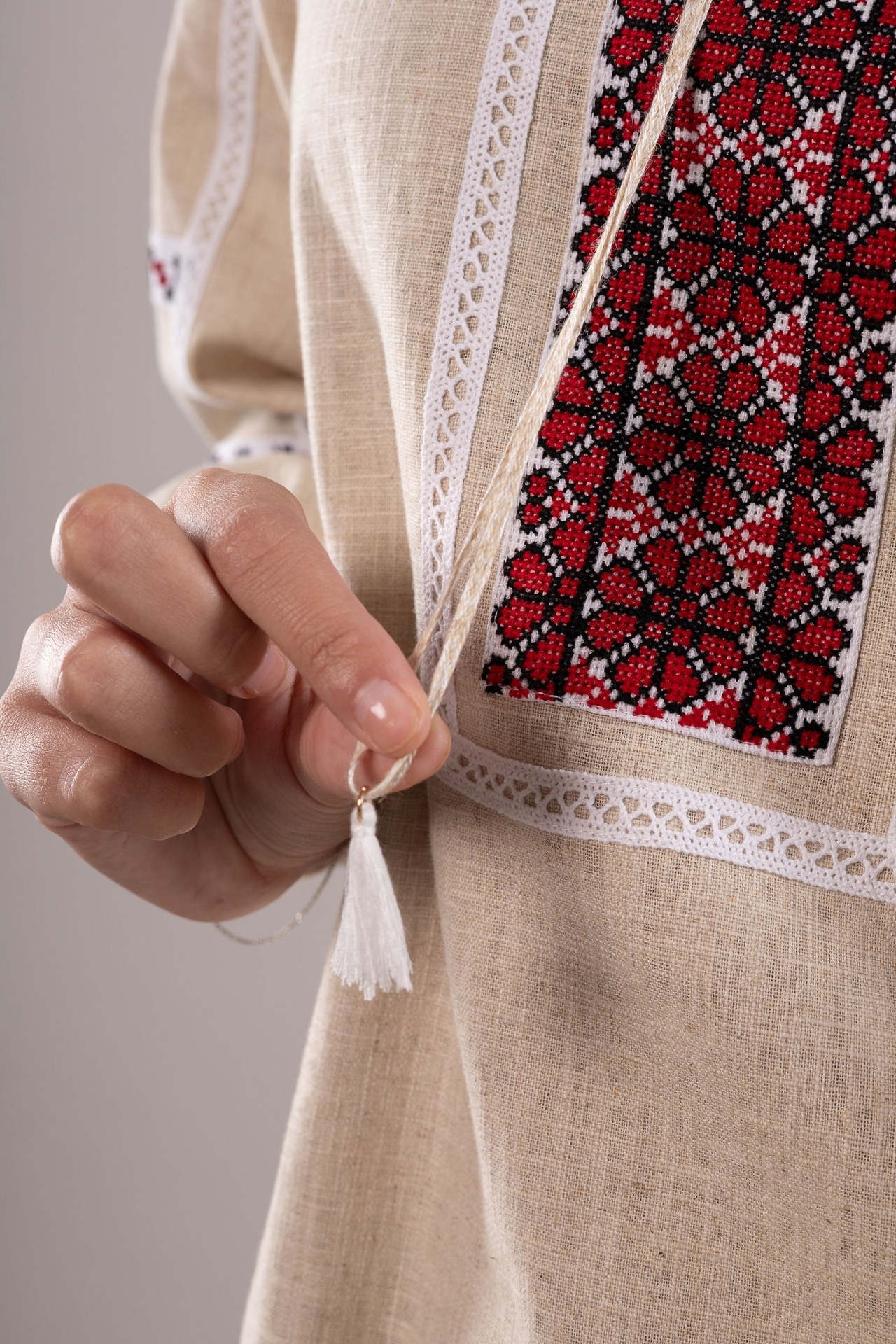 ウクライナ刺繍ヴィシヴァンカ クロスステッチ　手刺繍　ブラウス　麻　レディース・フリーサイズ - 12