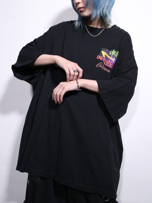 "IN・N・OUT BURGER" front and back print XXXLG over silhouette tee