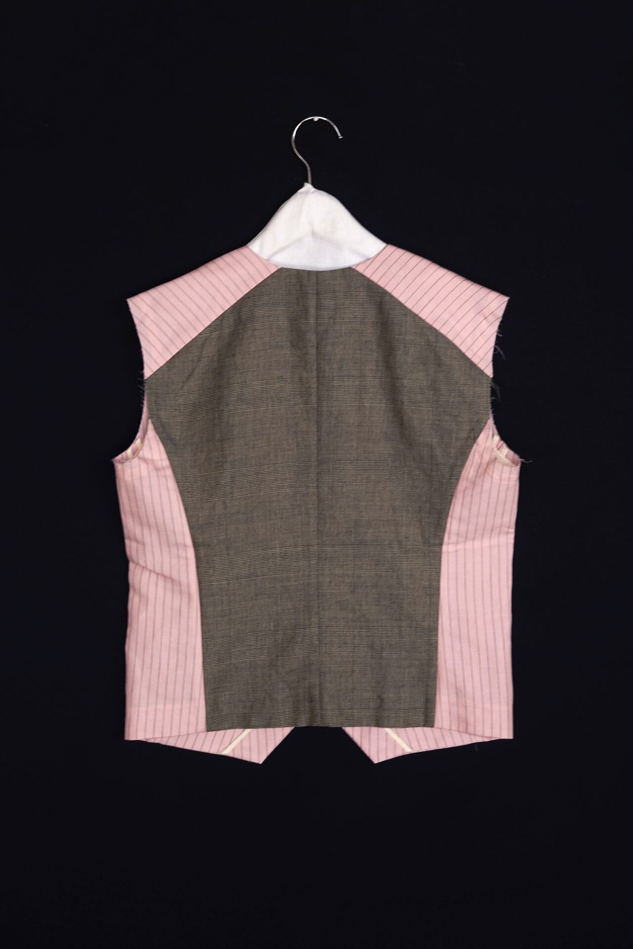 jonnlynx - two tone gilet | EMA