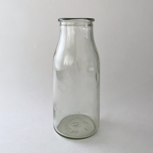 ヴィンテージのミルクボトル WM1｜Clear Wide Mouth Milk Bottles