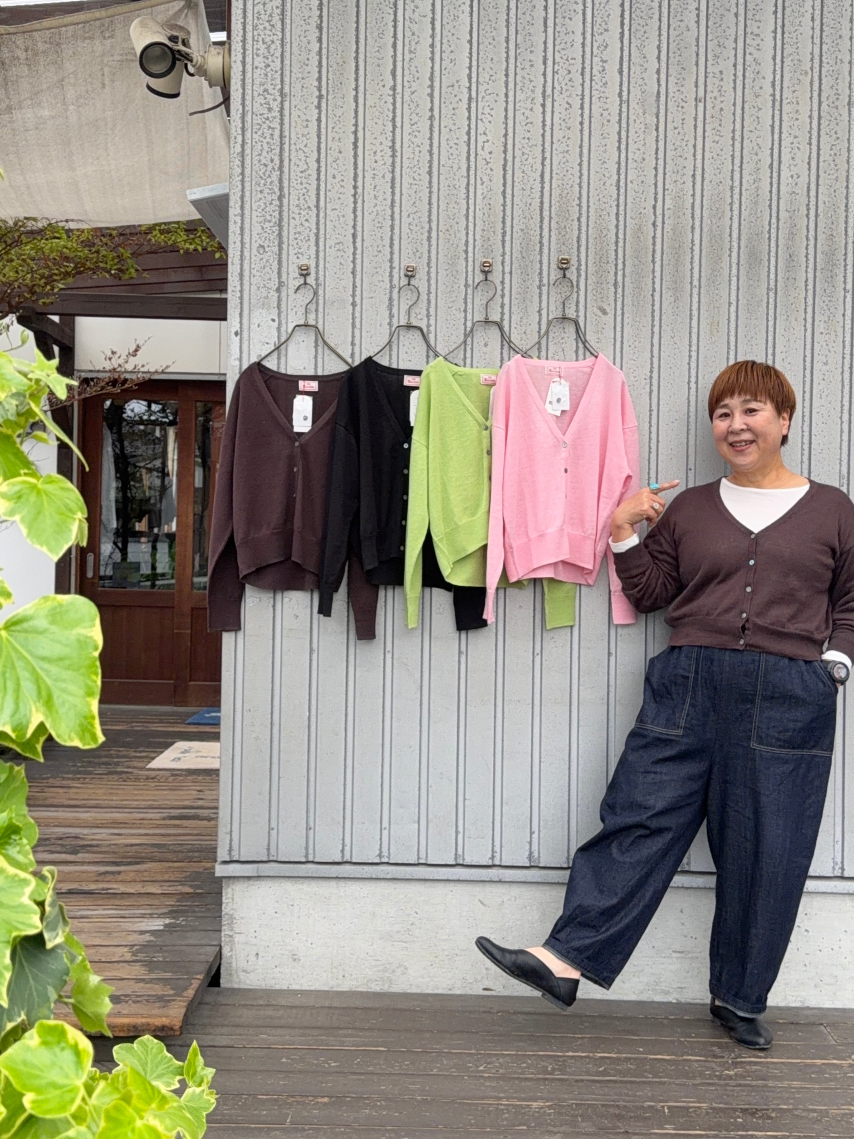 UVカットリネンVネッククロップド丈カーディガン/Mao made'26SS/611114