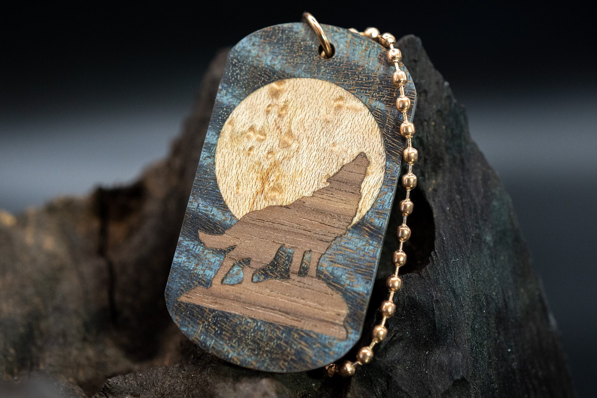 スタビライズウッド 楓 ドッグタグ 象嵌 月と狼