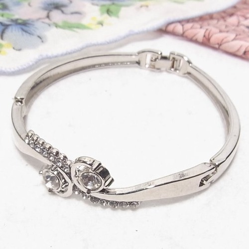 クリアなラインストーンの付いたクランパーブレスレット　コスチュームジュエリー格安セール　K1288BR