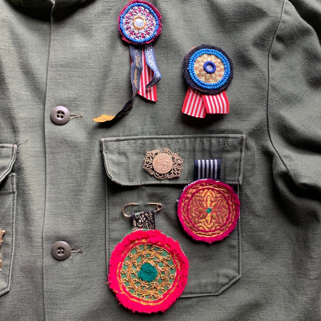 【専用】ハンドメイド　刺繍ブローチ 専用】ハンドメイド 刺繍ブローチ