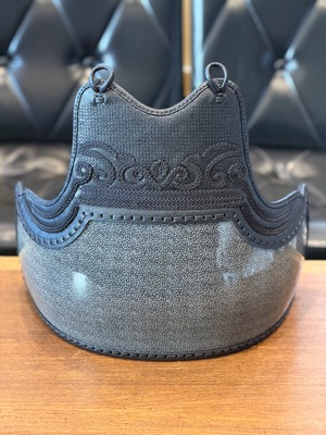 【シンプルにカッコいい磨き胴✨サンプル限定大特価‼️】【胸Lサイズ身長165〜175cm】  兵庫ヒロヤ製『兜飾り胸』強化樹脂胴　黒