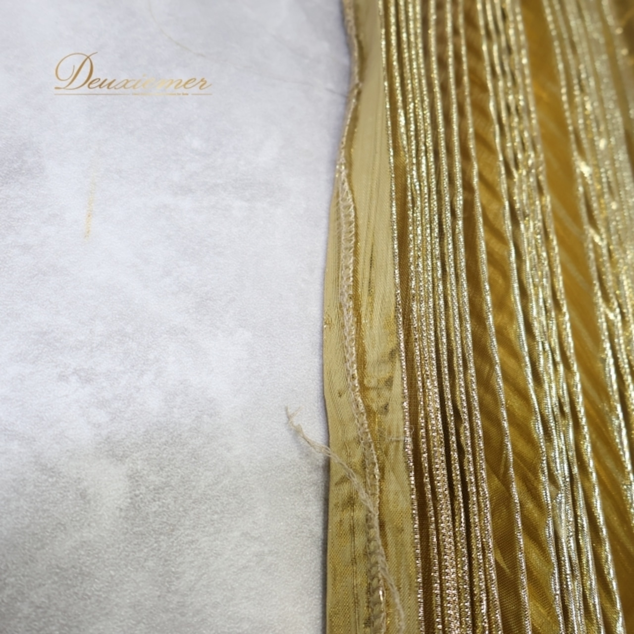 ベリーダンス 小物 ウィング ゴールド系 金 レッスン 練習 煌びやか イシスウィング 華やか ダンス用品 小道具 スティック 舞台 イベント プリーツ 大きい