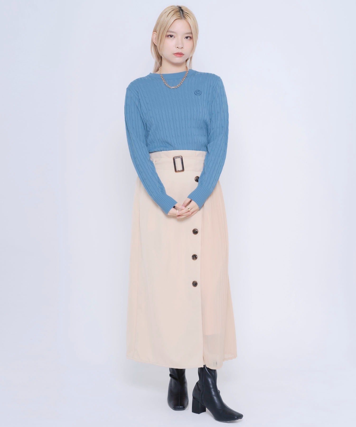 ユニセックス向けのブランドをメインにした、カジュアルな洋服や服飾