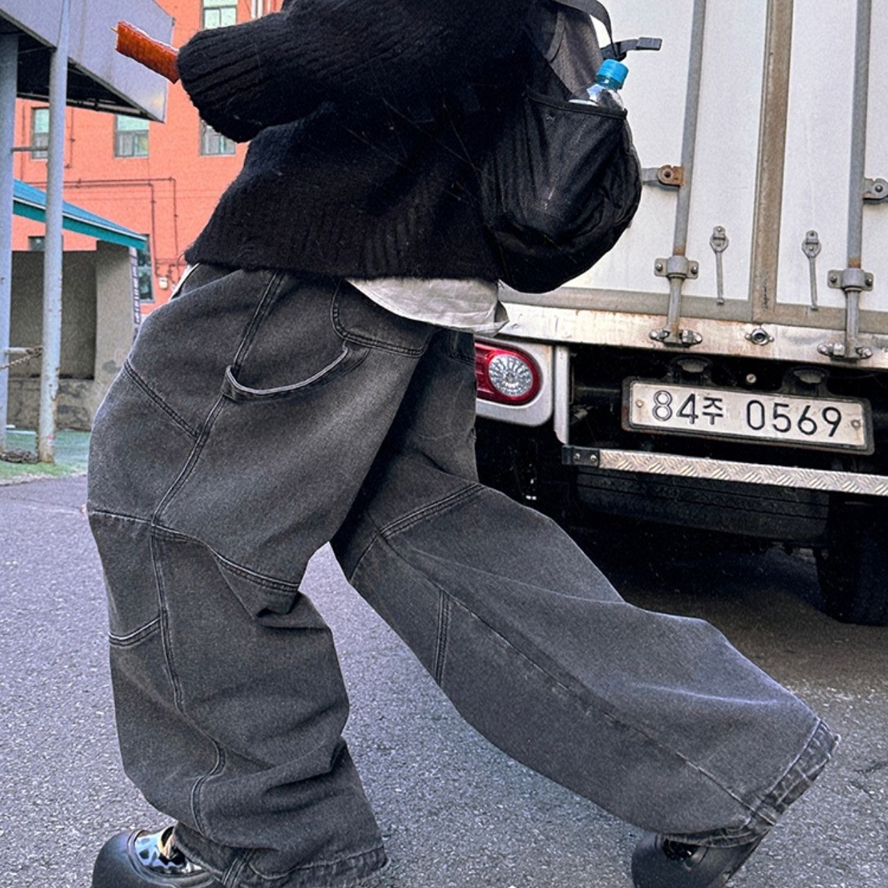 ダークグレーウォッシュワークデニム　1083