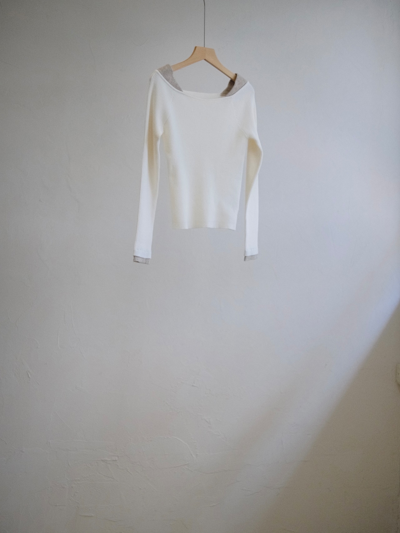 Bicolor Layered Off-Shoulder Knit / IVORY - 7
