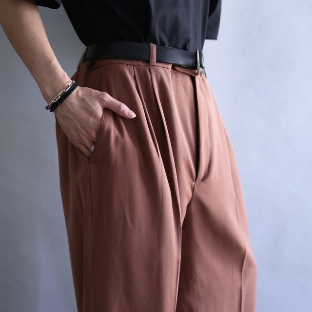 2-tuck straight silhouette pink brown wide slacks