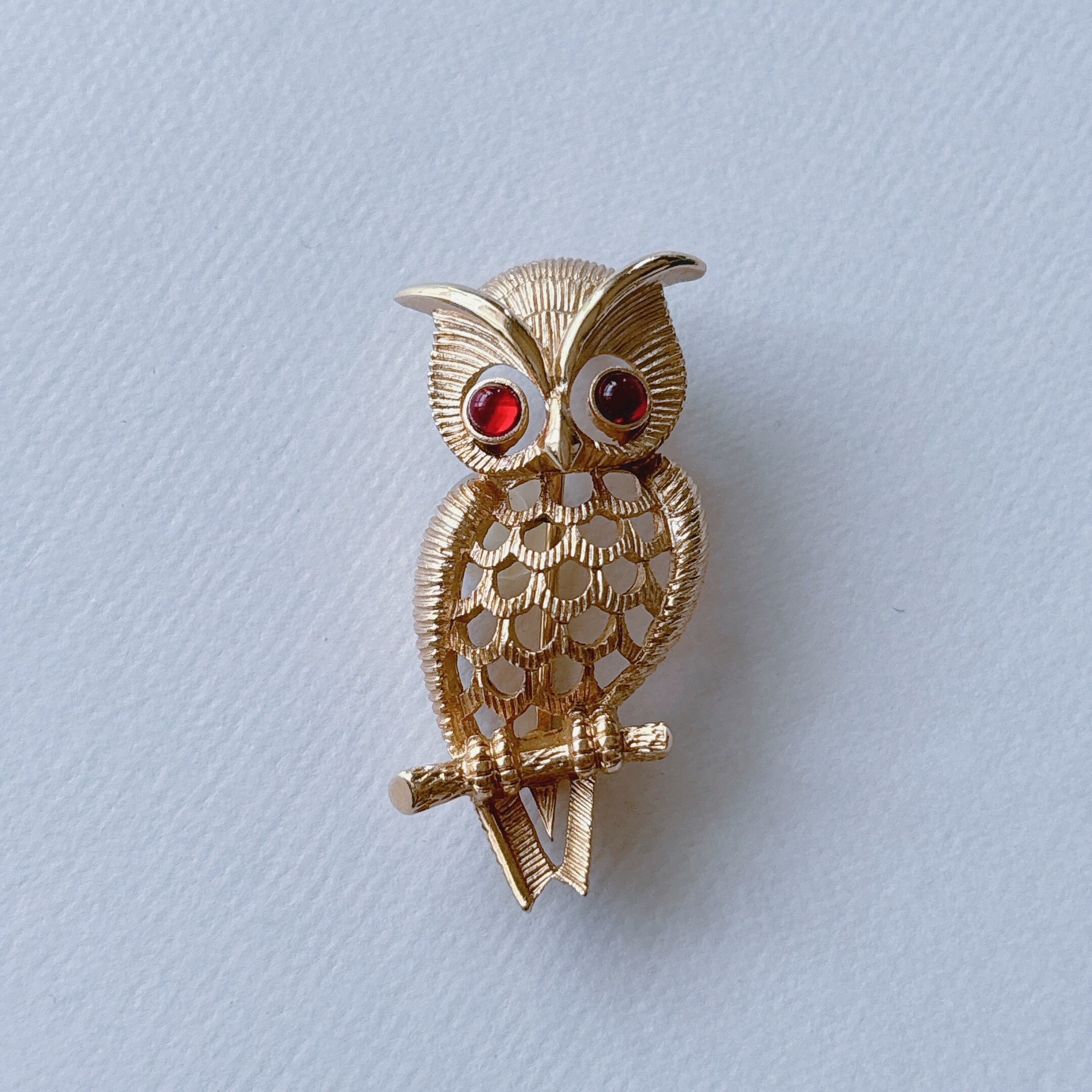 AVON Vintage 70s gold tone red rhinestone owl brooch ヴィンテージ