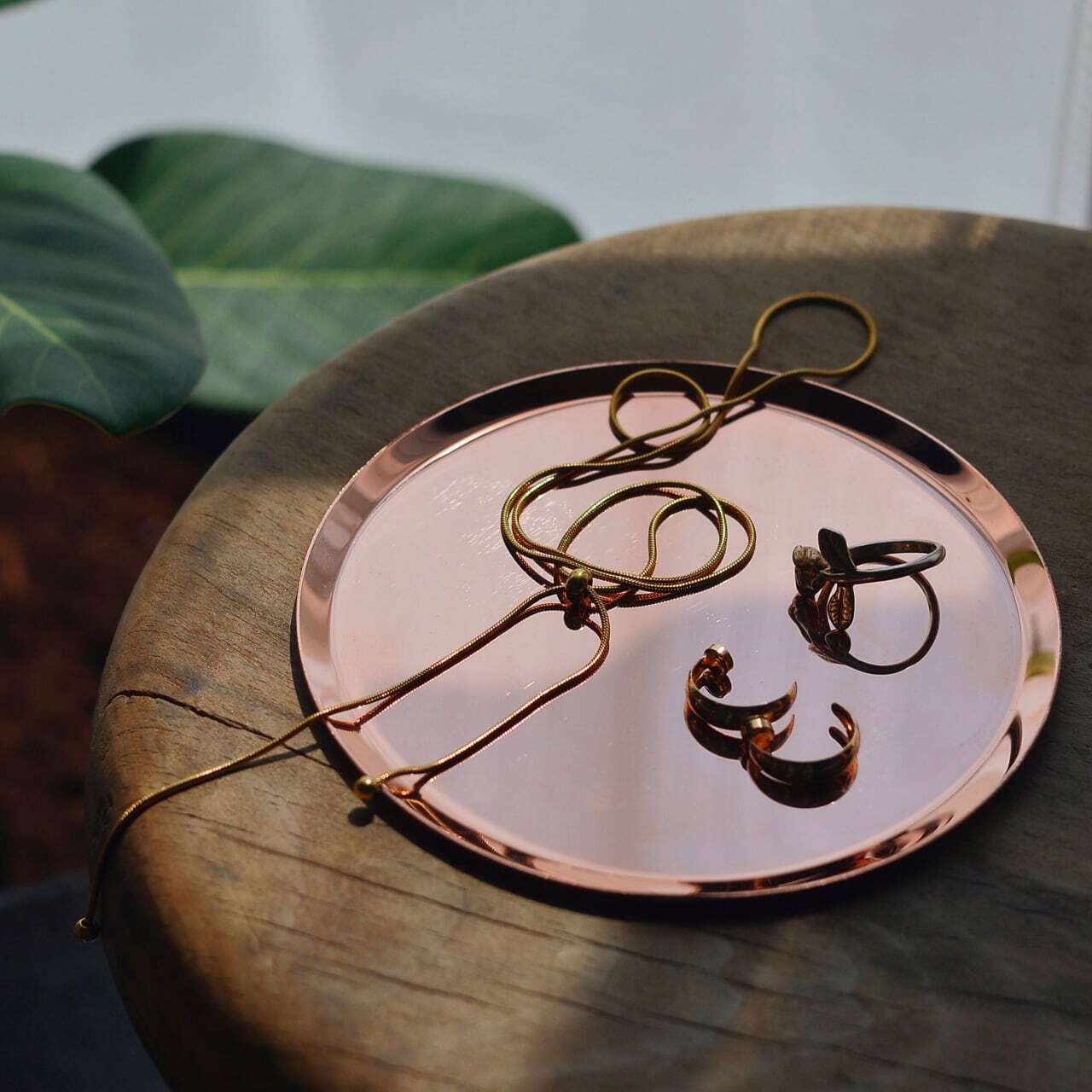 シンプルデザインの銅トレイ》銅のラウンドトレイ（φ120mm）つや無し