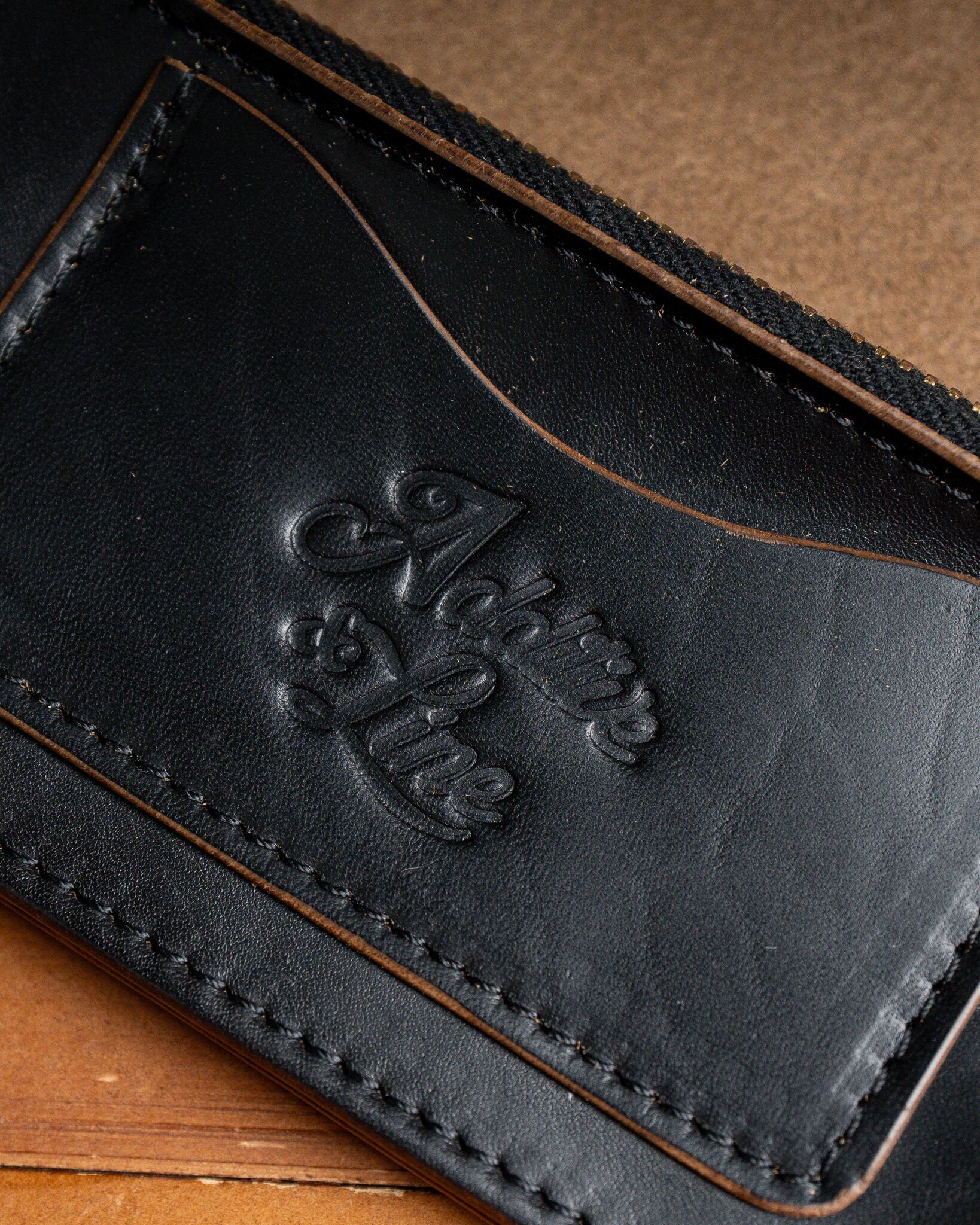 Additive and Line】Tracker Wallet TW-004 Maryam Horse Butt 3層