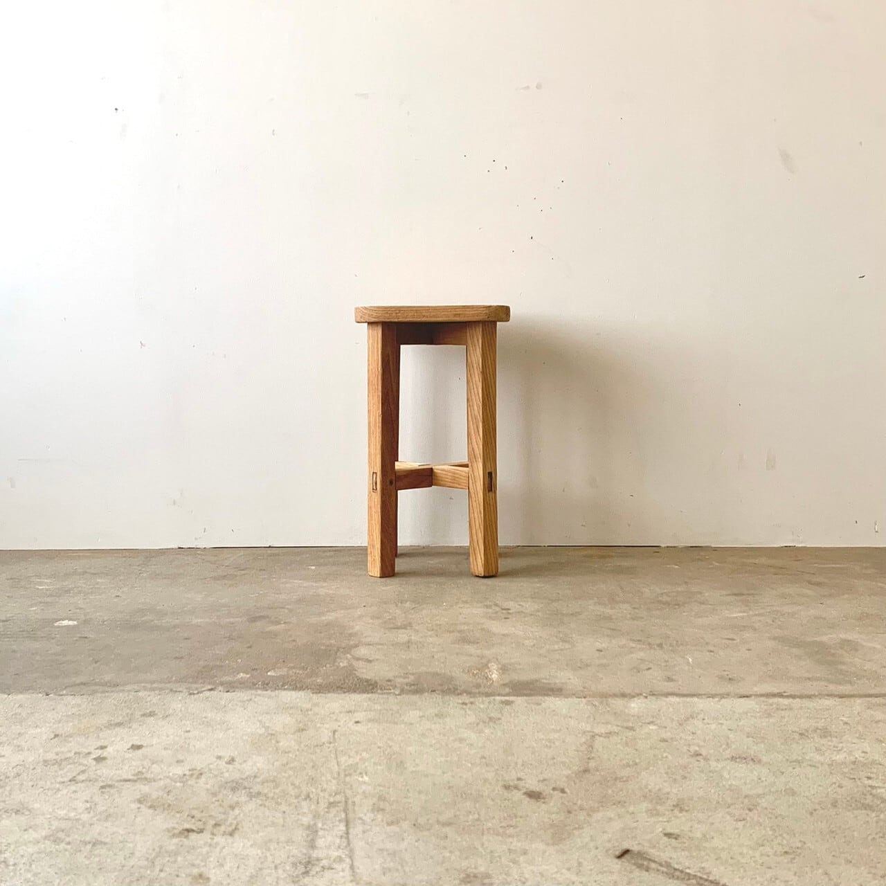 木のスツール　角座面　古家具