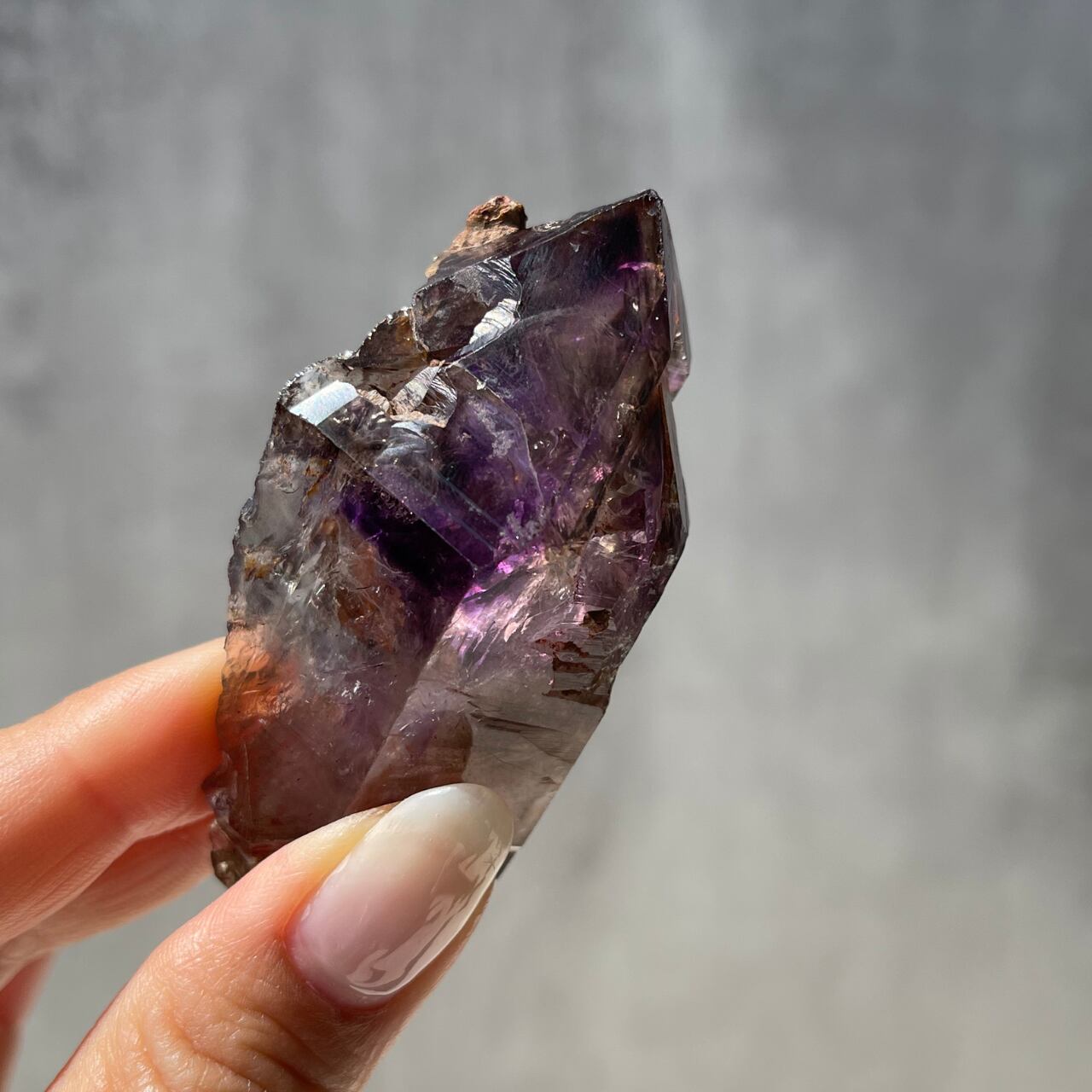 ファントム【愛の守護石♡】虹入り アメジスト クラスター レッド