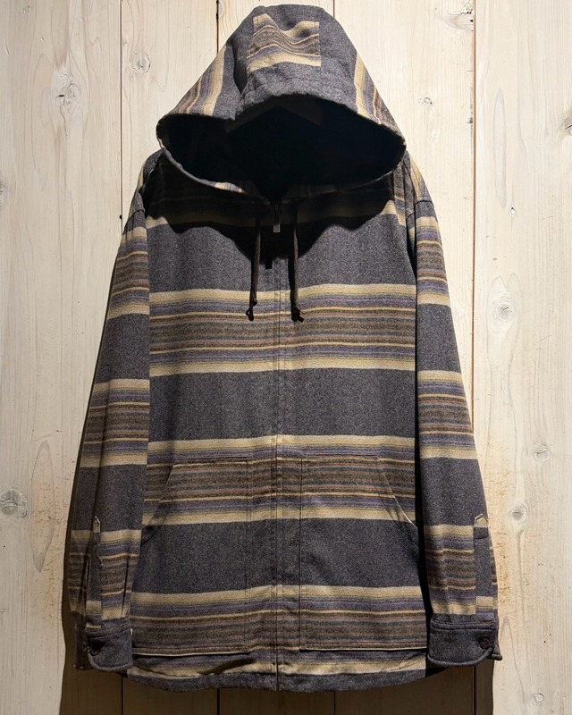 【a.k.a.C.a.k.a vintage】"PENDLTON" Beautiful Border Pattern Loose Zip Up Hoodie