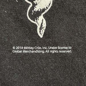 【MOTLEY CRUE】バンドTシャツ オフィシャル 公式 プリント ロゴ バンt ロックt 黒t モトリークルー ヘヴィメタ コピーライト2018 半袖 夏物 US古着