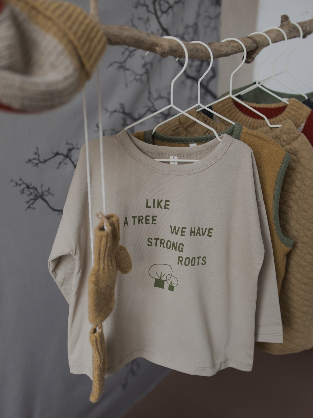 ORGANIC ZOO Strong Roots Long Sleeve T-Shirt GOTS