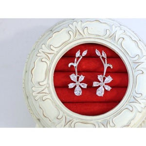 フェッテ・イヤリングORピアス・ウェディングアクセサリー　   (pe0011)