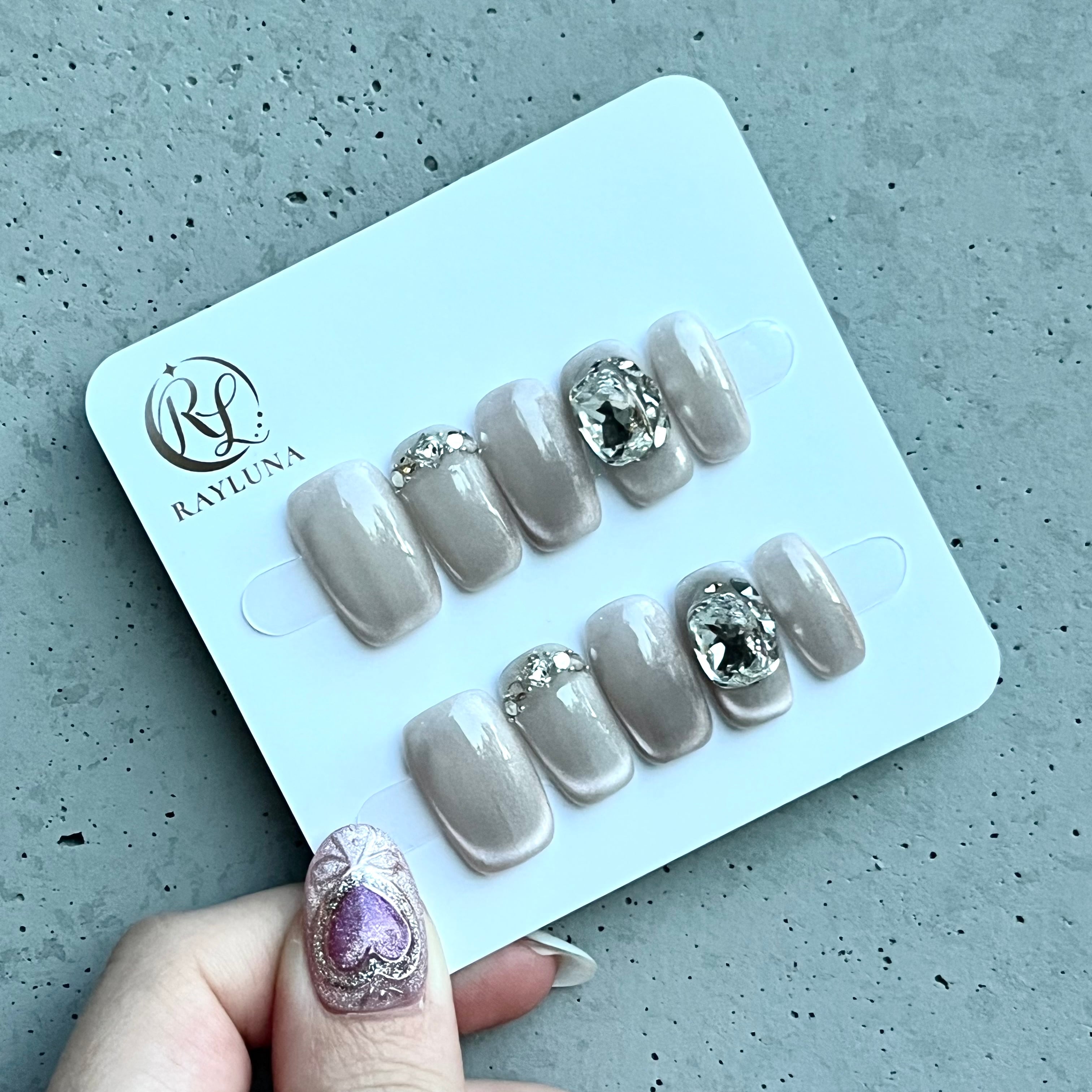 Q2 ／JD056 繰り返し使えるネイルチップ | 指先に10分の魔法 ~レイルナ~