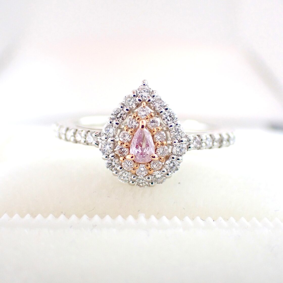 0.121ct Pear Shaped Fancy Light Purplish Pink Diamond Ring 