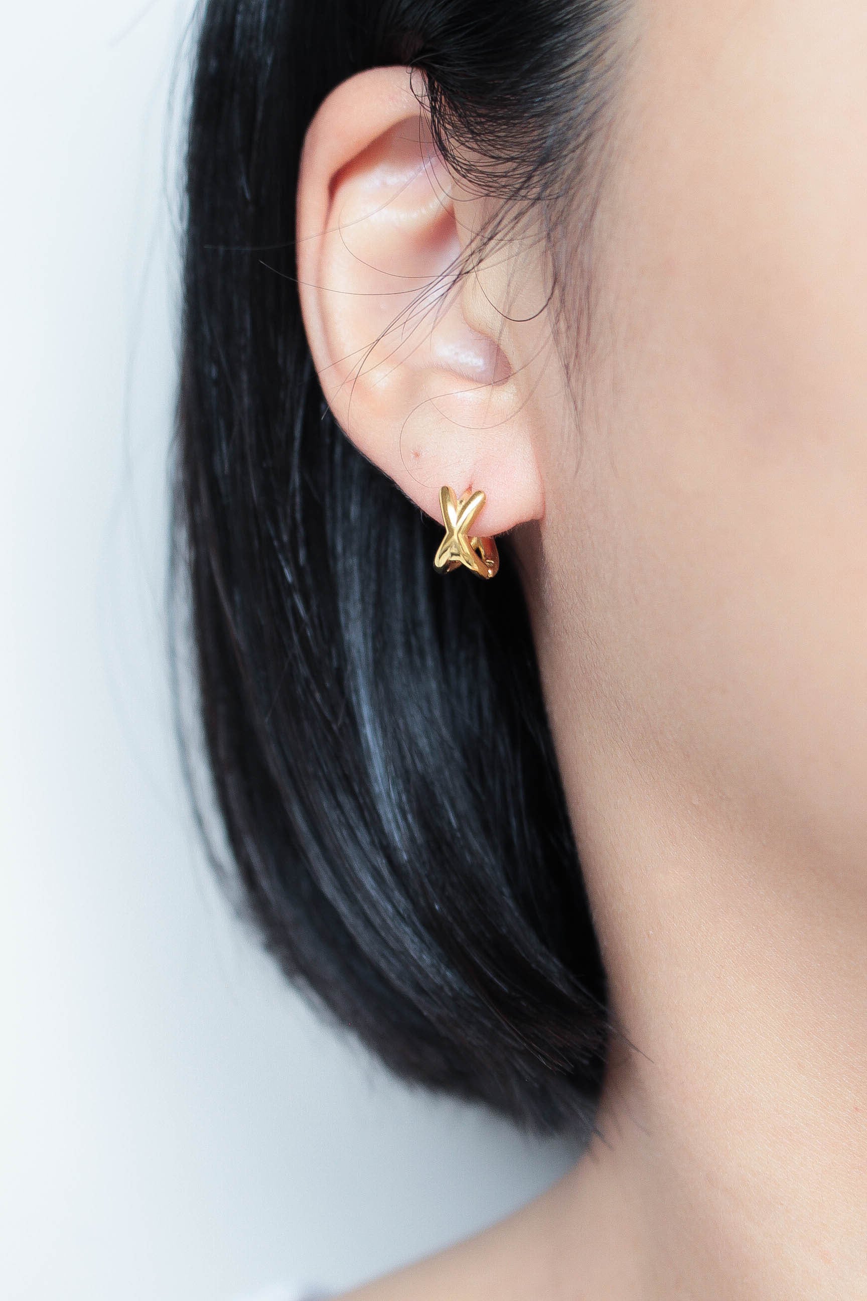 Twist Line Hoop Pierce | ebine(エビネ)|金属アレルギー対応アクセサリー