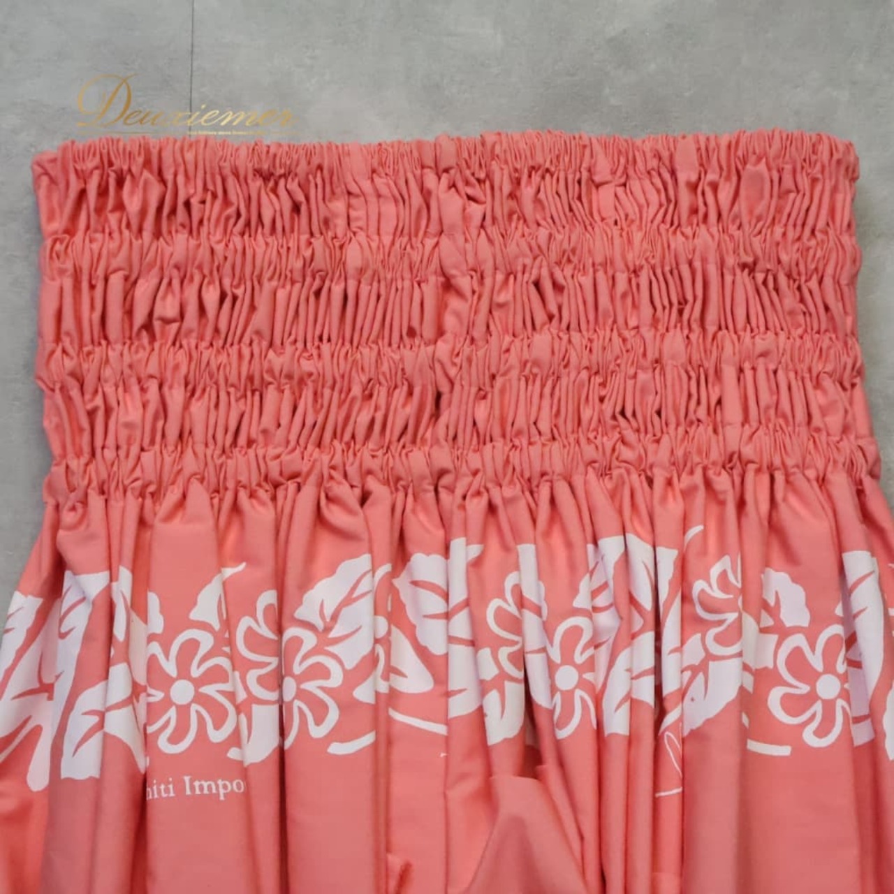 フラダンス 衣装 TAHITI IMPORTS タヒチインポーツ パウスカート ピンク系 ホワイト系 ツートンカラー 花柄 葉っぱ柄 シングル シンプル かわいい 華やか 鮮やか 明るい きれい 淡いカラーリング 白 ハワイアン アロハ フラ レッスン 練習