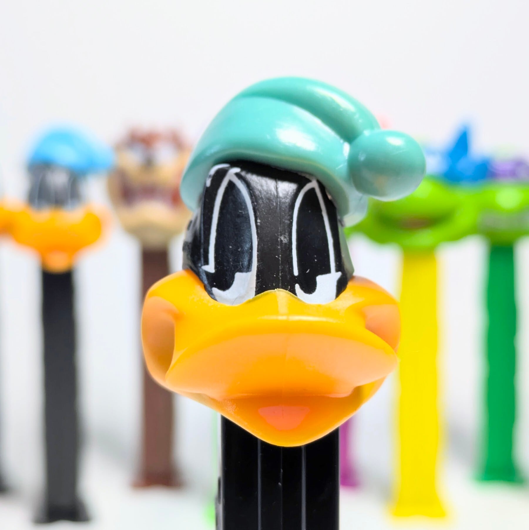 ☆ VINTAGE1998 ☆【 Looney Tunes ( ルーニー・テューンズ )  】『 ダフィー・ダック おやすみGREEN 』PEZ / ペッツ CANDY&DISPENSER / ヨーロッパPEZ（ハンガリー） 〚アメリカン雑貨 アメトイ〛