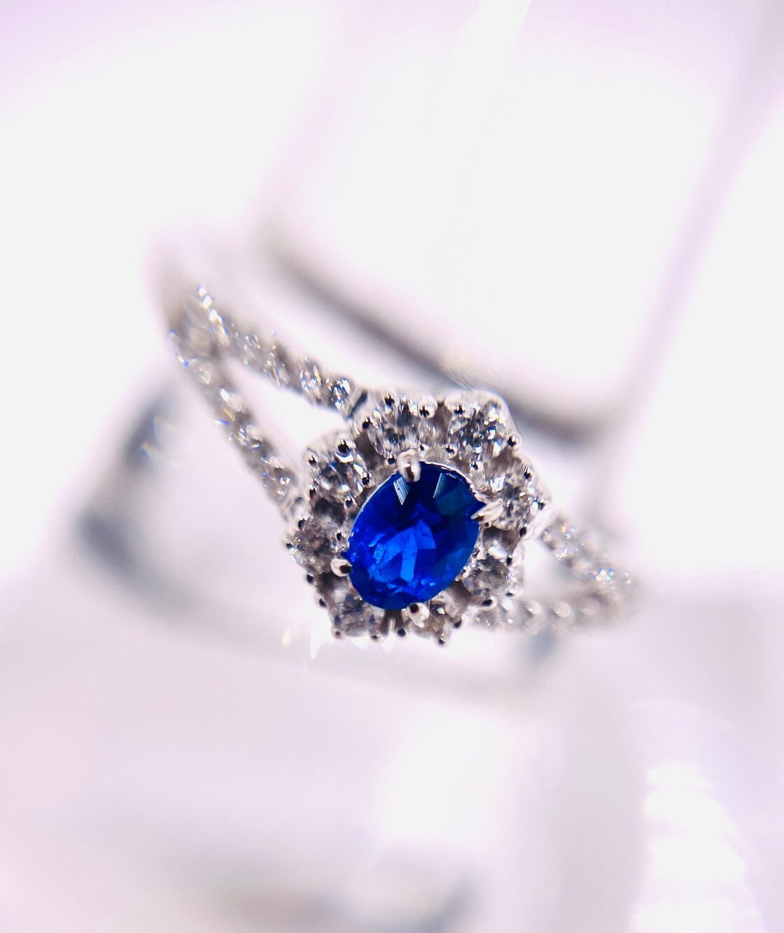 ☆青の奇跡☆瑠璃色☆幻の宝石 アウイナイト0.14ct Pt900 3.2g 