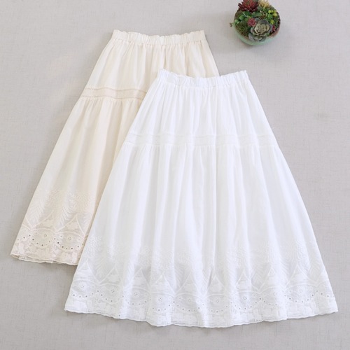 2色／カットワーク刺繍コットンスカート ・9437