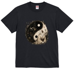 「陰陽に寄り添う、白と黒の雅」 Tシャツ 半袖