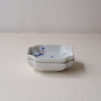 角の凹んだ正方形の豆皿