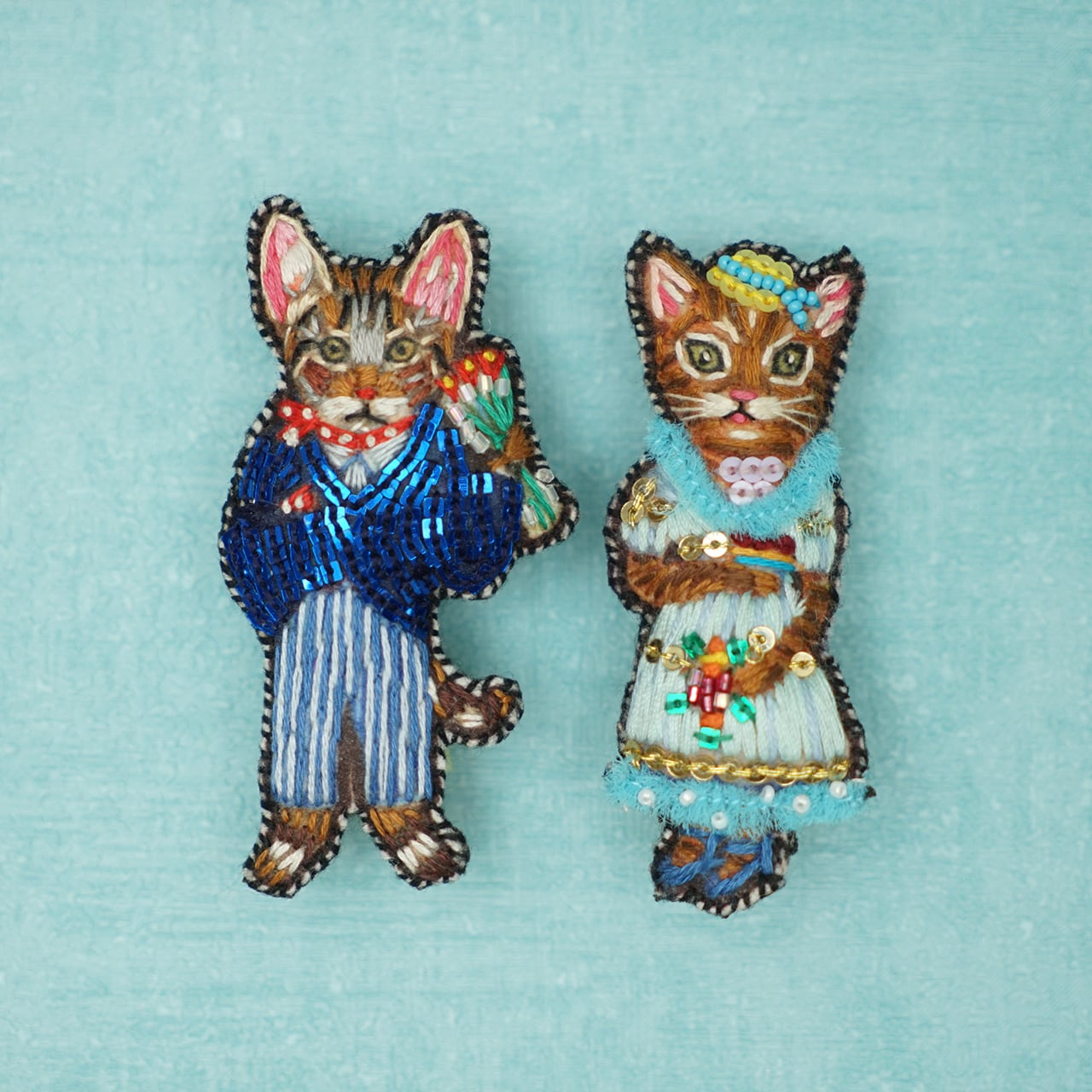 刺繍ミニブローチ Nathalie Lété Bouquet of flowers and a cat