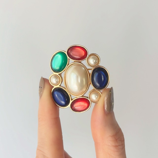 AVON Jeweled Classicsブローチ
