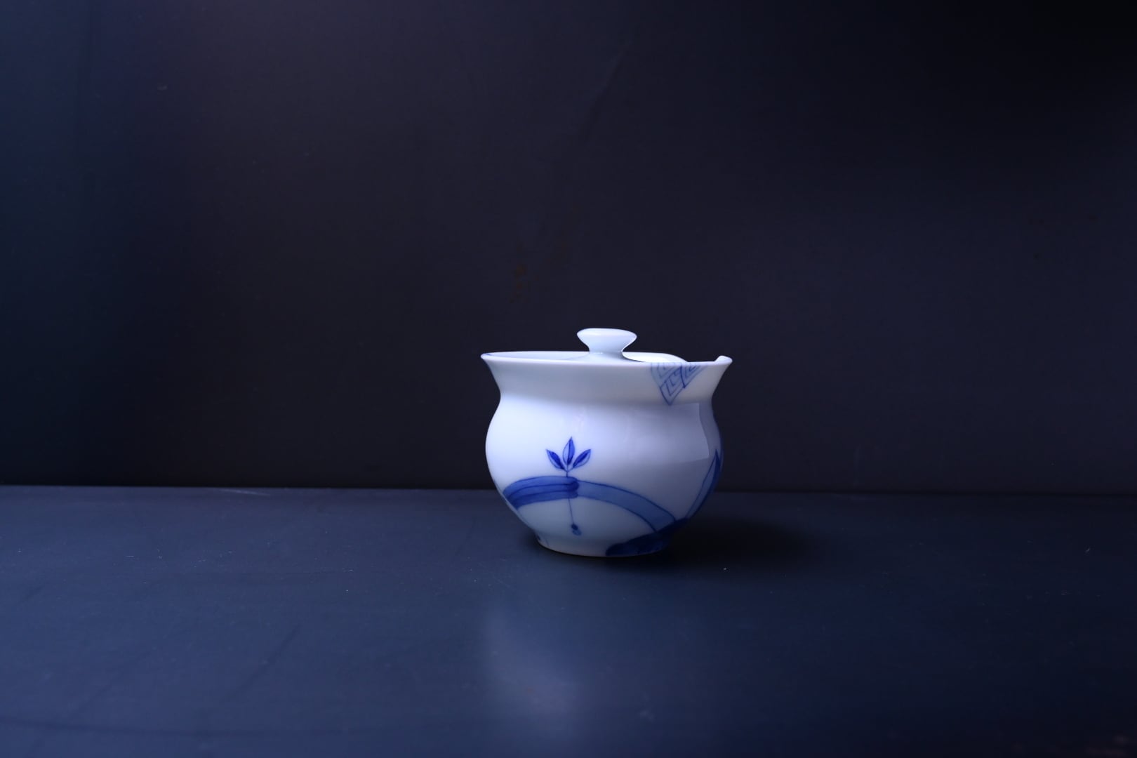 出口ふゆひ 白磁／染付 宝瓶 ④ | 鎌倉倶楽部 茶寮